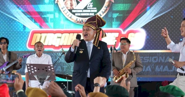 Kenakan Passapu Khas Bugis-Makassar, Munafri Hadiri HUT ke-69 Kodam XIV/Hasanuddin