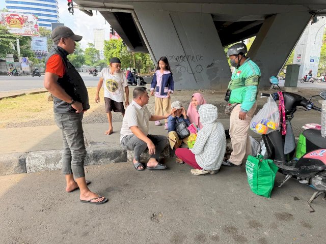 Respons Cepat Dinsos Makassar Tangani Lansia Terlantar, Berhasil Dipulangkan ke Keluarga