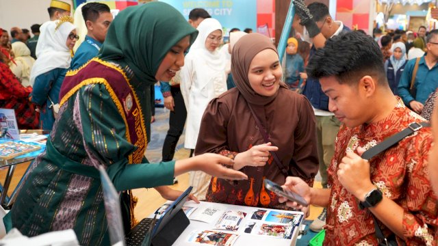 AI Photobooth LONTARA+ Diskominfo Makassar Jadi Daya Tarik di Indonesia City Expo APEKSI 2026
