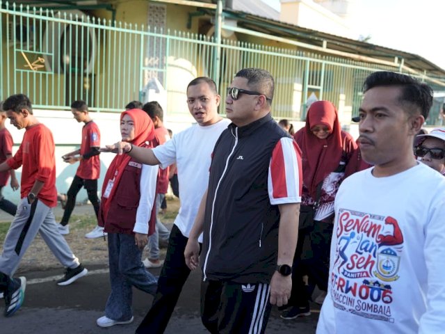 Munafri Jalan Sehat Bersama Warga Maccini Sombala, Ingatkan Pilah Sampah dan Waspada Kemarau
