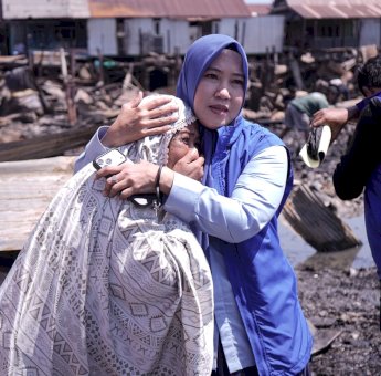 Fatma Wahyuddin Tinjau Korban Kebakaran Tallo, Salurkan Bantuan untuk Ratusan Warga Terdampak