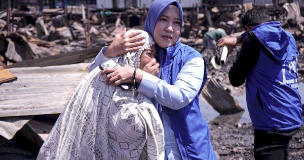 Fatma Wahyuddin Tinjau Korban Kebakaran Tallo, Salurkan Bantuan untuk Ratusan Warga Terdampak