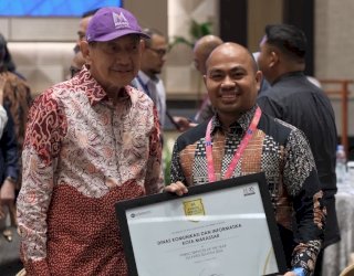 Lontara+ Antarkan Diskominfo Makassar Raih Public Service of the Year Sulsel 2026