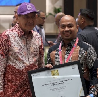 Lontara+ Antarkan Diskominfo Makassar Raih Public Service of the Year Sulsel 2026