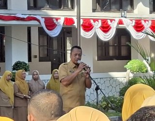 Kepala BRIDA Makassar Pimpin Apel Pagi, Tekankan Percepatan Penginputan IGA dan Edukasi Pemilahan Sampah