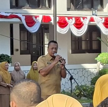 Kepala BRIDA Makassar Pimpin Apel Pagi, Tekankan Percepatan Penginputan IGA dan Edukasi Pemilahan Sampah