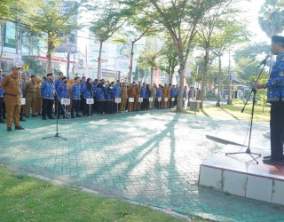 Jadi Pembina Apel, Nirman Mungkasa Ajak ASN Jadi Tuan Rumah MTQ yang Baik dan Disiplin Pilah Sampah