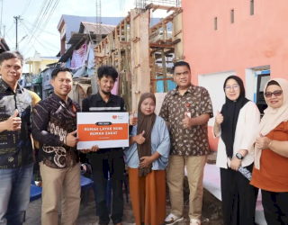 Lewat GENTING, DPPKB Makassar Salurkan Rumah Layak Huni untuk Keluarga Penerima Manfaat