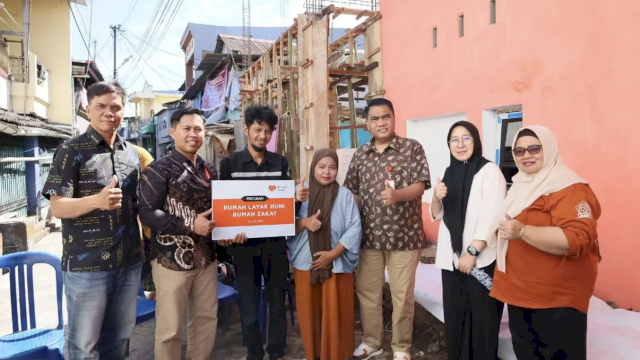 Lewat GENTING, DPPKB Makassar Salurkan Rumah Layak Huni untuk Keluarga Penerima Manfaat