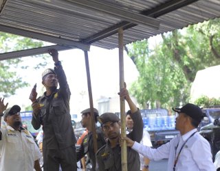 Berdiri 20 Tahun di Atas Fasum, Pemkot Tertibkan Tiga Bangunan Semipermanen di Biringkanaya