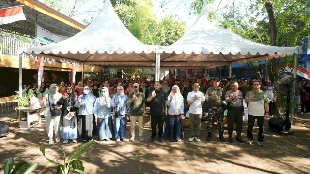 DLH Makassar Kumpulkan 13,6 Kg Sampah dalam Aksi Jelajah Sampah
