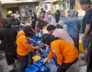 BPBD Makassar Perluas Distribusi Air Bersih hingga 157 Titik