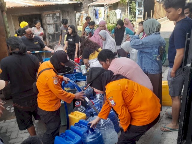 BPBD Makassar Perluas Distribusi Air Bersih hingga 157 Titik