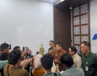 Wali Kota Munafri Keluarkan Kebijakan Belajar Daring di Tengah Antrean Panjang BBM