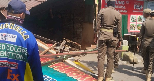 Sepuluh Lapak di Gunung Lompo Battang Dibongkar Usai Kuasai Fasum Dua Dekade