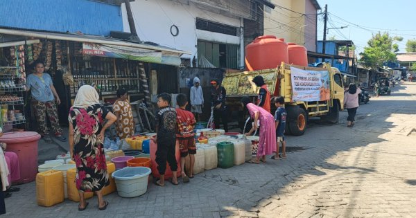 Jangkau Delapan Kecamatan, Pemkot Makassar Distribusikan 5,1 Juta Liter Air Bersih ke Warga Terdampak Kemarau