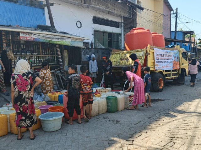 Jangkau Delapan Kecamatan, Pemkot Makassar Distribusikan 5,1 Juta Liter Air Bersih ke Warga Terdampak Kemarau