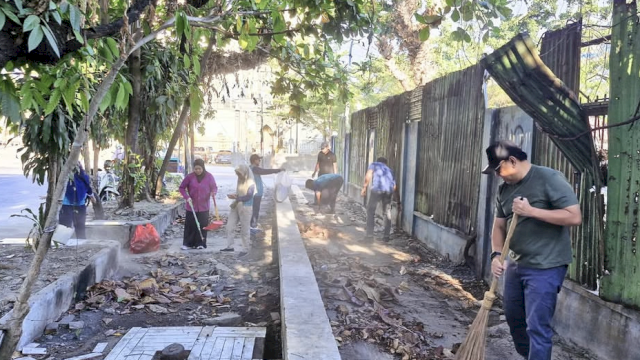 DPMPTSP Makassar Ikut Aksi Bersih-Bersih World Cleanup Day 2026