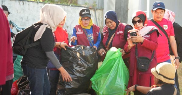 Jelajah Sampah Titik ke-13 Digelar di Biringkanaya, BSI Maslahat Salurkan CSR