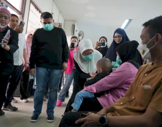 Wali Kota Munafri Sambangi RSUD Daya, Bagi Masker hingga Cek Ruangan Pasien