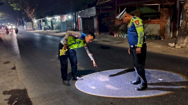 Pelaku Tabrak Lari di Poros Malino Kabur, IPDA H. Faisal Bersama Tim Lakukan Penyelidikan