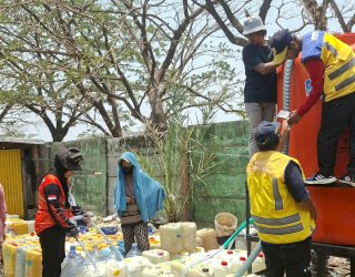 Pemkot Makassar Kerahkan 25 Mobil, Salurkan 7,19 Juta Liter Air ke 332 Titik.