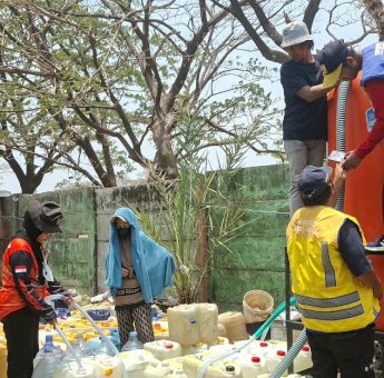 Pemkot Makassar Kerahkan 25 Mobil, Salurkan 7,19 Juta Liter Air ke 332 Titik.