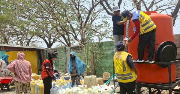 Pemkot Makassar Kerahkan 25 Mobil, Salurkan 7,19 Juta Liter Air ke 332 Titik.