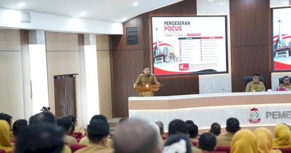 Wali Kota Munafri Sentil Camat-Lurah: Jangan Datang, Duduk, Absen di Kantor, Harus Turun Lihat Warga!