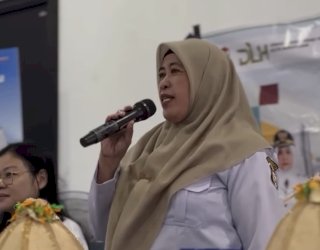 Sampah Bisa Ditabung, DLH Makassar Kenalkan Bank Sampah kepada Pelajar SMPN 45