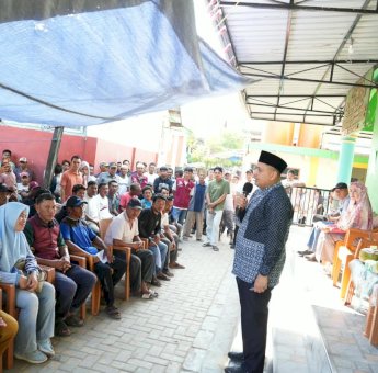 Kunjungi Lumu-Lumu, Munafri Siapkan Lampu Penerangan hingga Teknologi Air Laut Jadi Air Minum