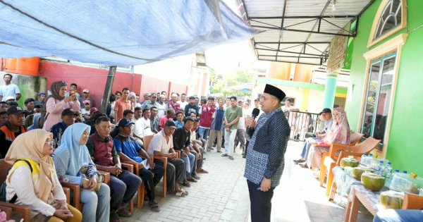 Kunjungi Lumu-Lumu, Munafri Siapkan Lampu Penerangan hingga Teknologi Air Laut Jadi Air Minum