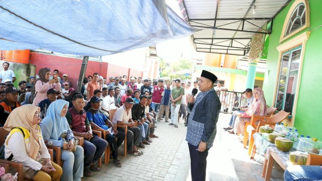 Kunjungi Lumu-Lumu, Munafri Siapkan Lampu Penerangan hingga Teknologi Air Laut Jadi Air Minum