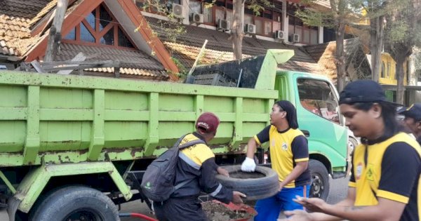Jaga Lingkungan Tetap Bersih DLH Kompak Gelar Kerja Bakti